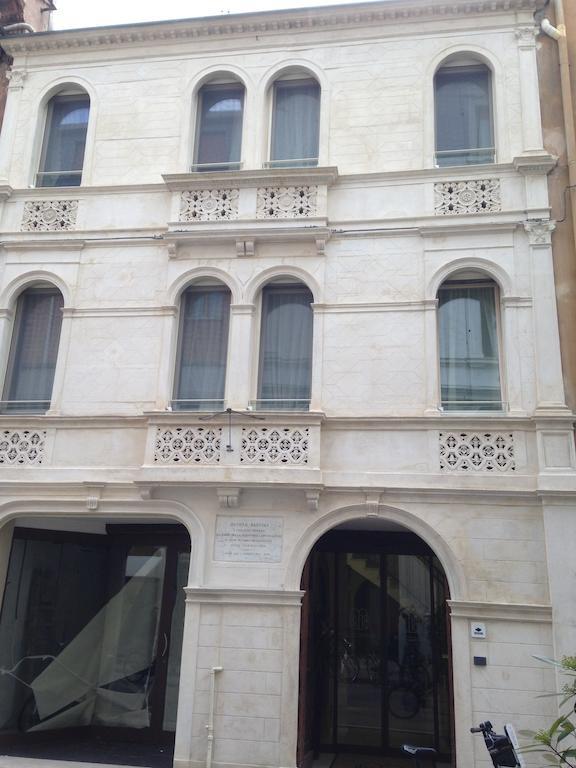 Borgoleoni 18 - Room And Breakfast Ferrara Exterior photo